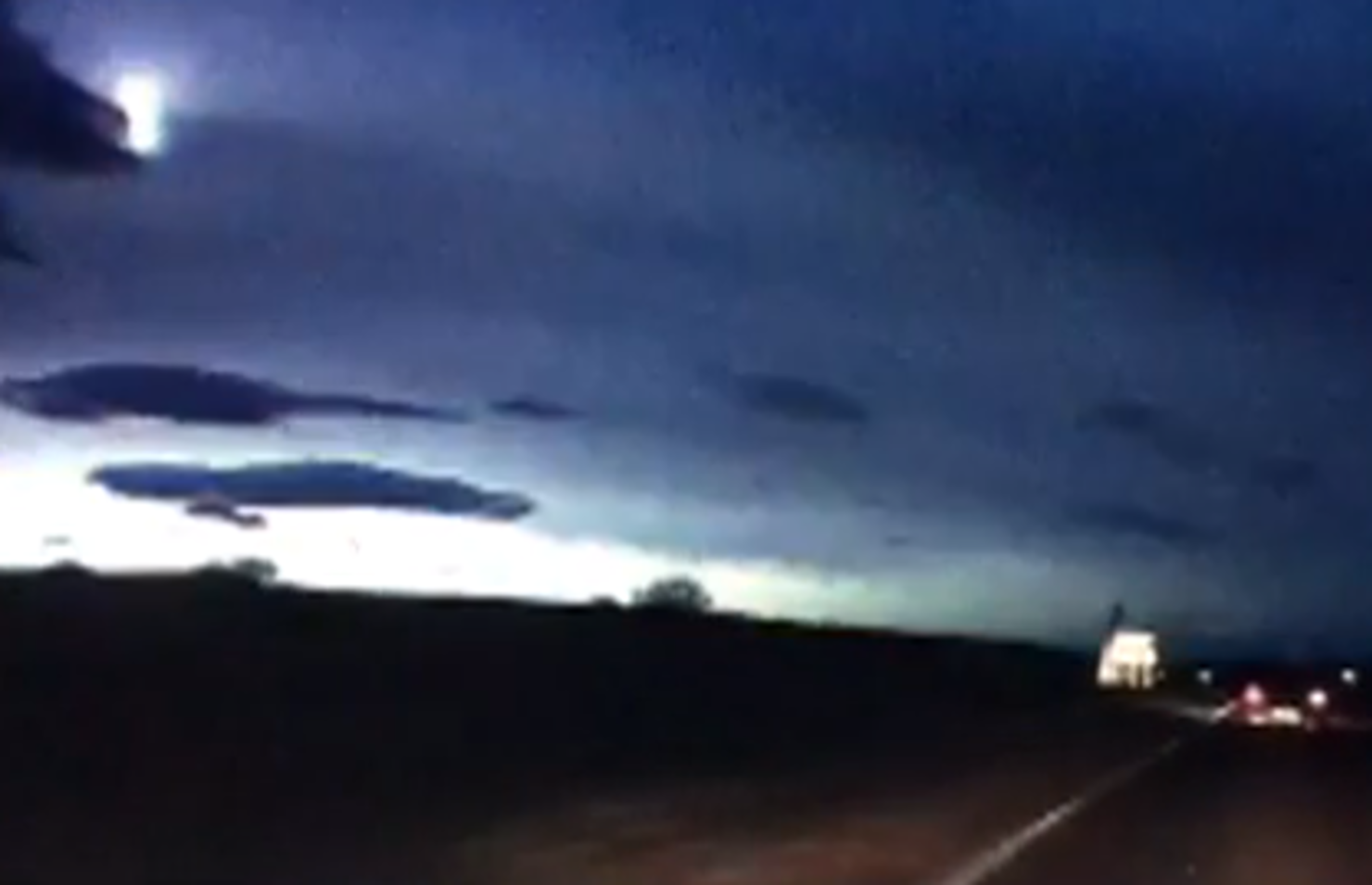 En meteor lyste upp himlen över Skottland i måndags.