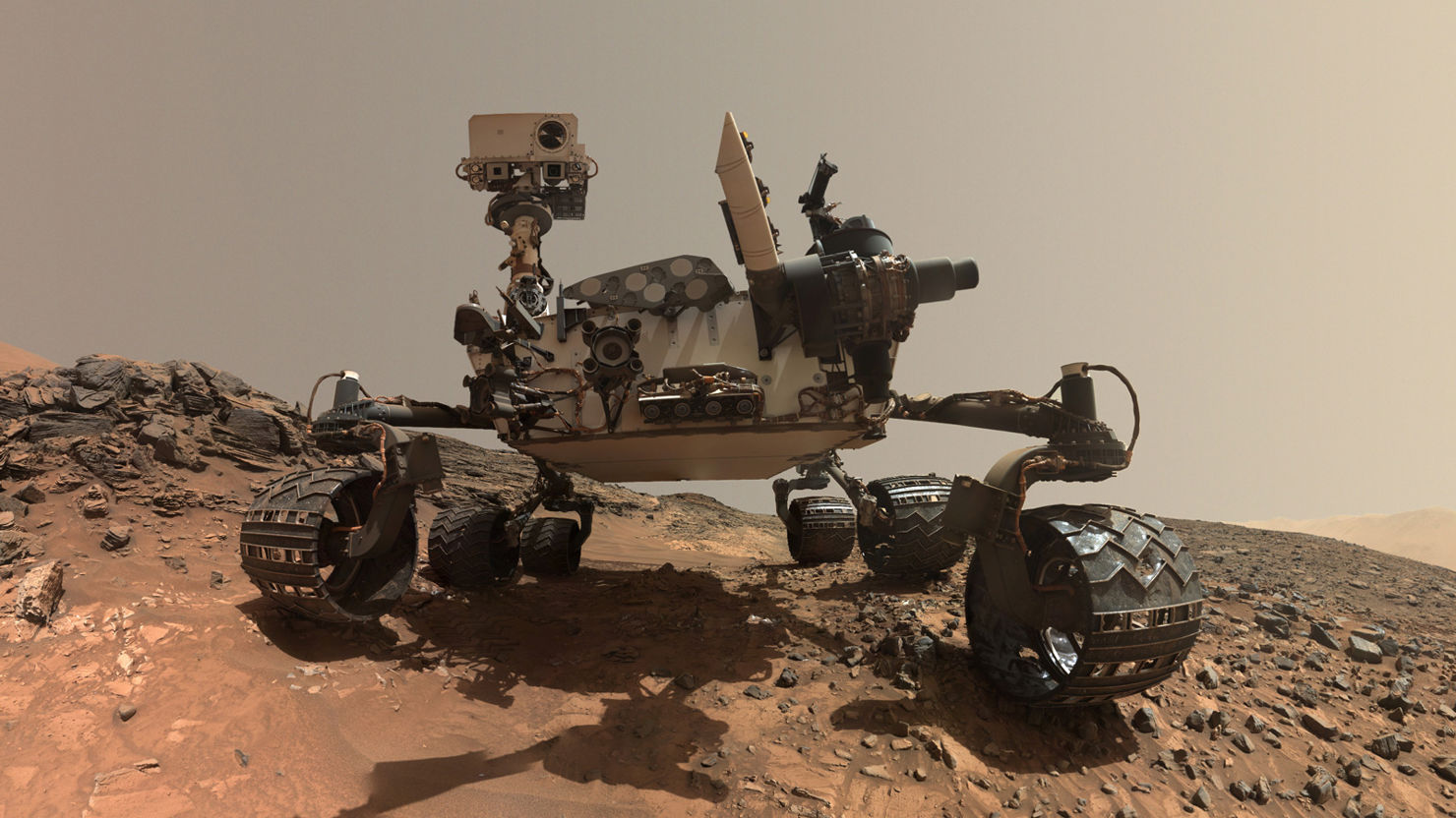 Curiosity.jpeg En Mars-selfie tagen av Curiosity.