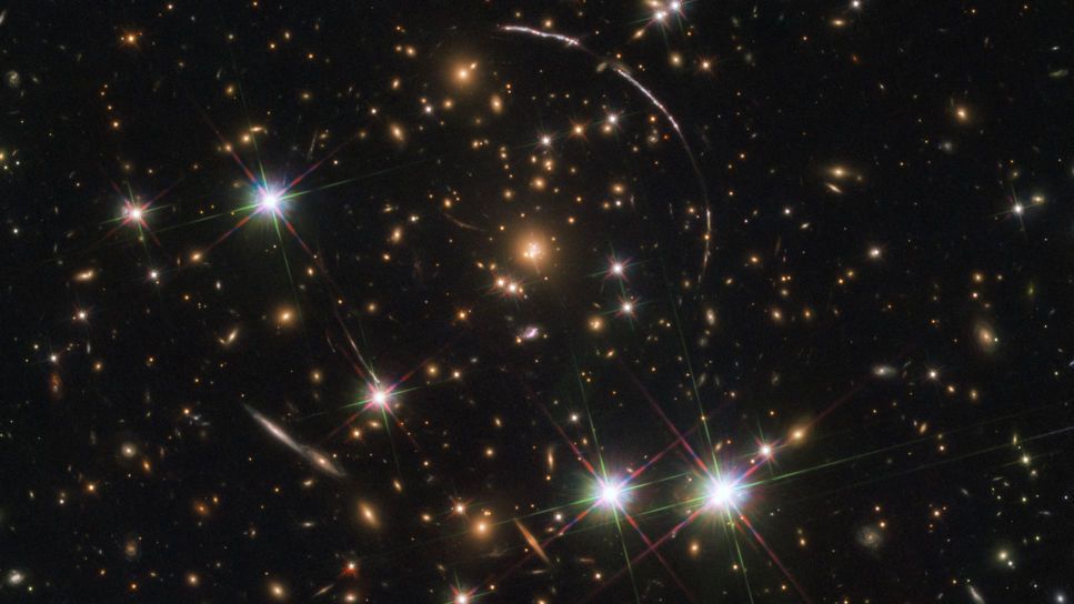 Sunburst Arc, fotat med Hubble.