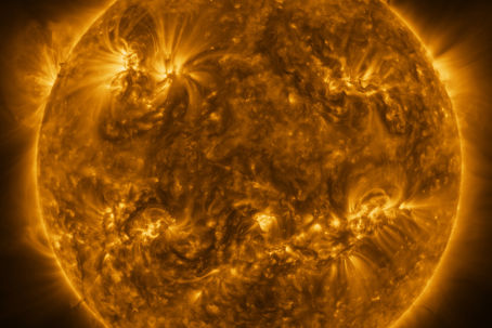 The_Sun_in_high_resolution_pillars.jpg Solen i helbild