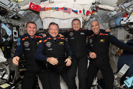 Besättningen på Ax-3. Från vänster Marcus Wandt, Michael López-Alegría, Alper Gezeravcı och Walter Villadei.