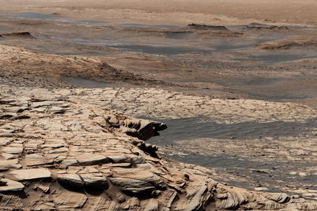 Mars Curiosity Galekratern.jpg Galekratern på Mars